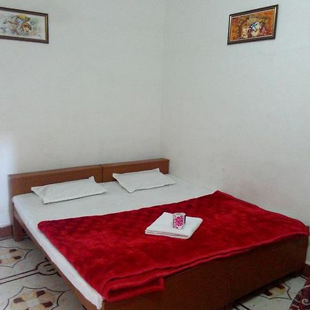 Temple View Guest House 오르차 외부 사진