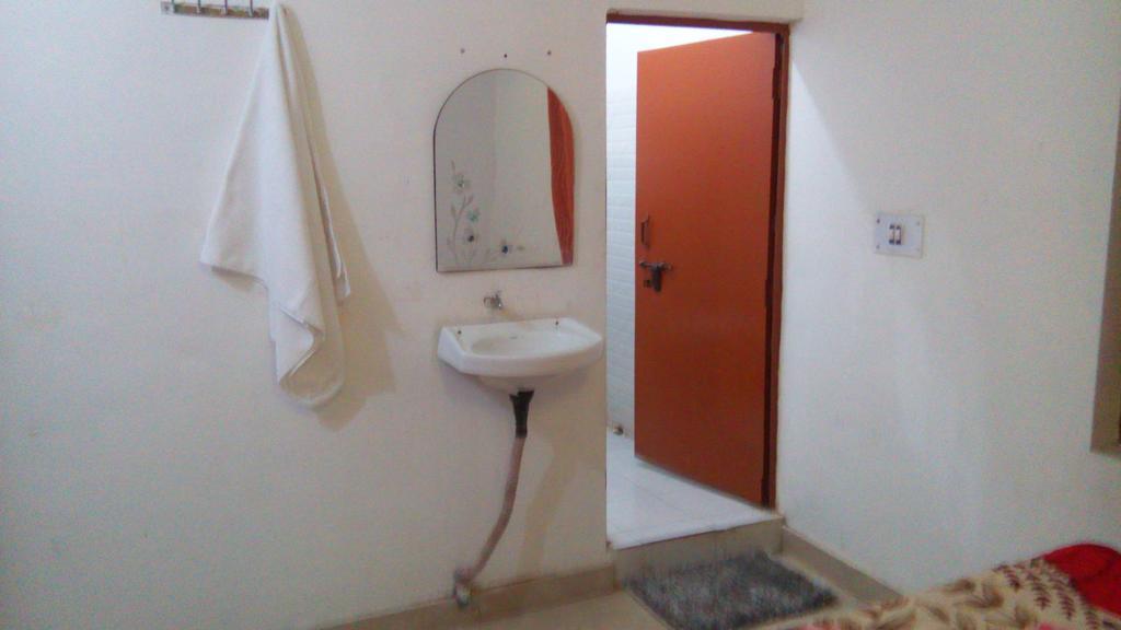 Temple View Guest House 오르차 외부 사진